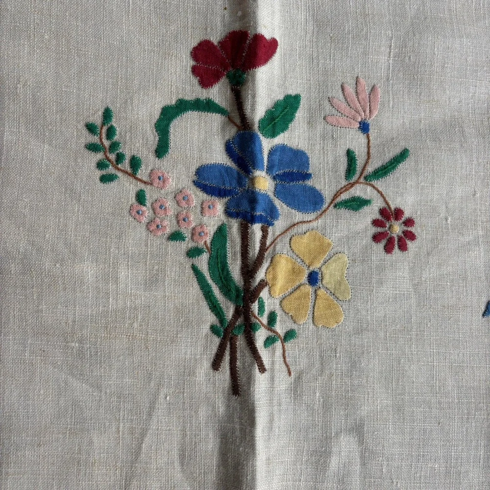 Vintage Hand Embroidered Appliqued Linen Tablecloth Napkin Set Floral Blue